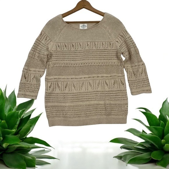 St. John’s Bay women’s beige tan sweater round neck medium EUC - Picture 1 of 4
